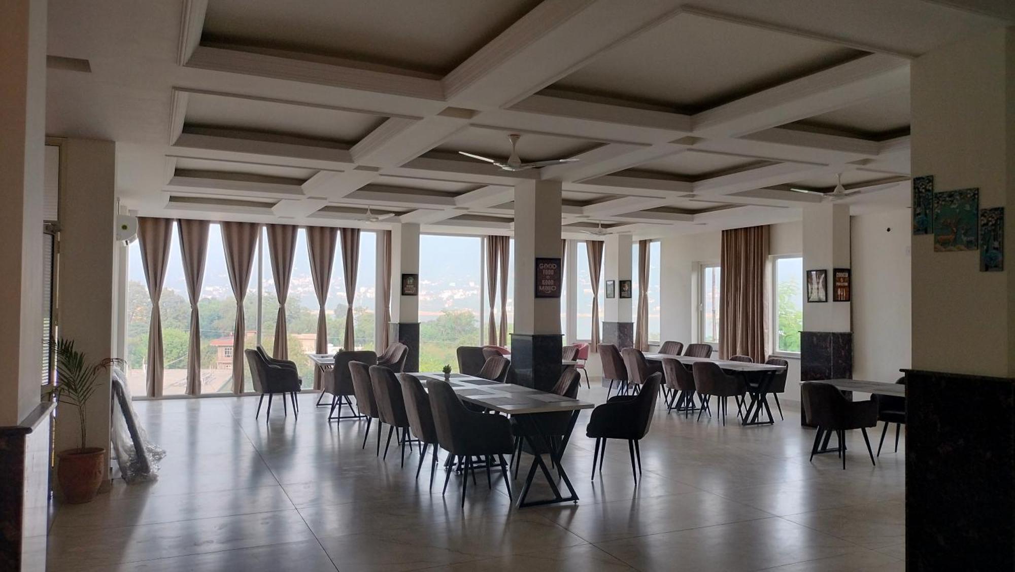 Govind Sagar View Hotel & Restaurant Bilaspur  Extérieur photo