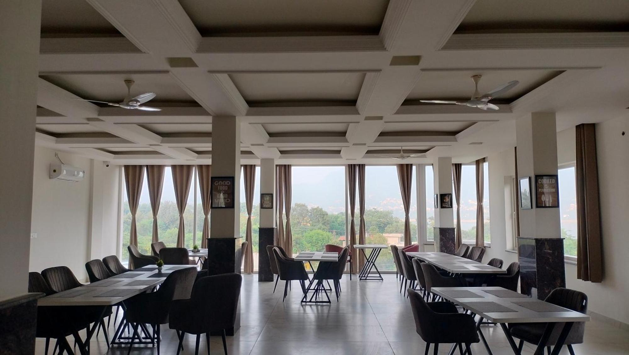 Govind Sagar View Hotel & Restaurant Bilaspur  Extérieur photo