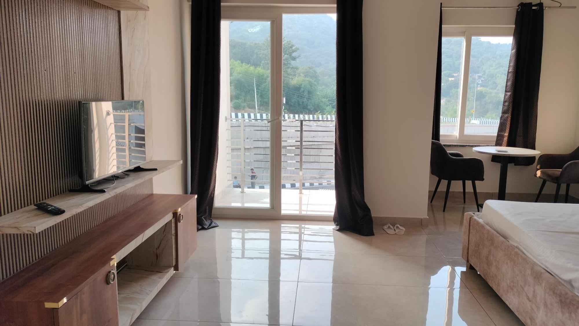 Govind Sagar View Hotel & Restaurant Bilaspur  Extérieur photo