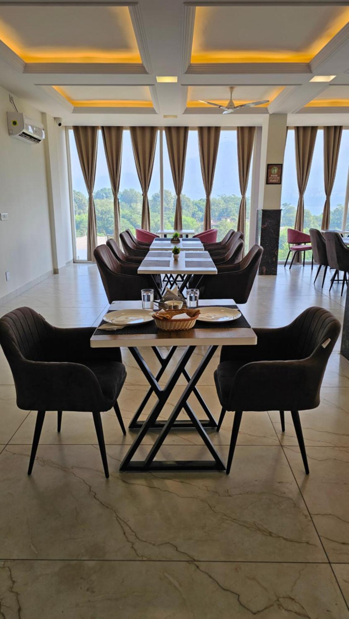 Govind Sagar View Hotel & Restaurant Bilaspur  Extérieur photo